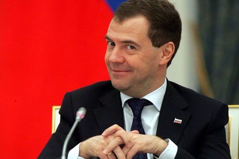 Знают русский, но говорят на плохом английском: Медведев пошутил над Зеленским и Пашиняном