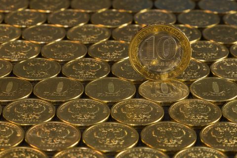Индекс Мосбиржи опустился ниже 2600 пунктов впервые за полгода