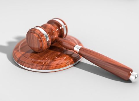 Суд в Приморье прекратил уголовное дело о гибели девочки от бытового газа
