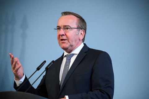 Беспилотное сотрудничество: министр обороны Германии тайно прибыл в Киев
