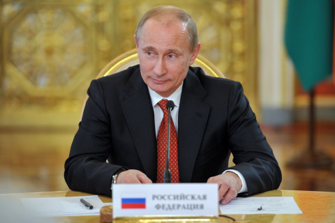 Выяснилось, как президент получает зарплату и пенсию