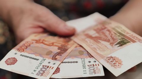 С каких депозитов пора забирать деньги, рассказал эксперт