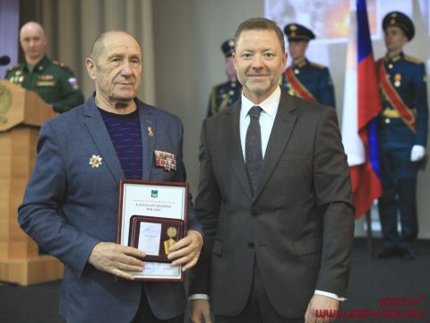 Антон Волошко вручил награды ликвидаторам чернобыльской аварии