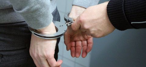 За продажу десятков килограммов ртути на миллионы рублей будут судить приморцев